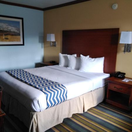 Travelodge By Wyndham בישופ מראה חיצוני תמונה