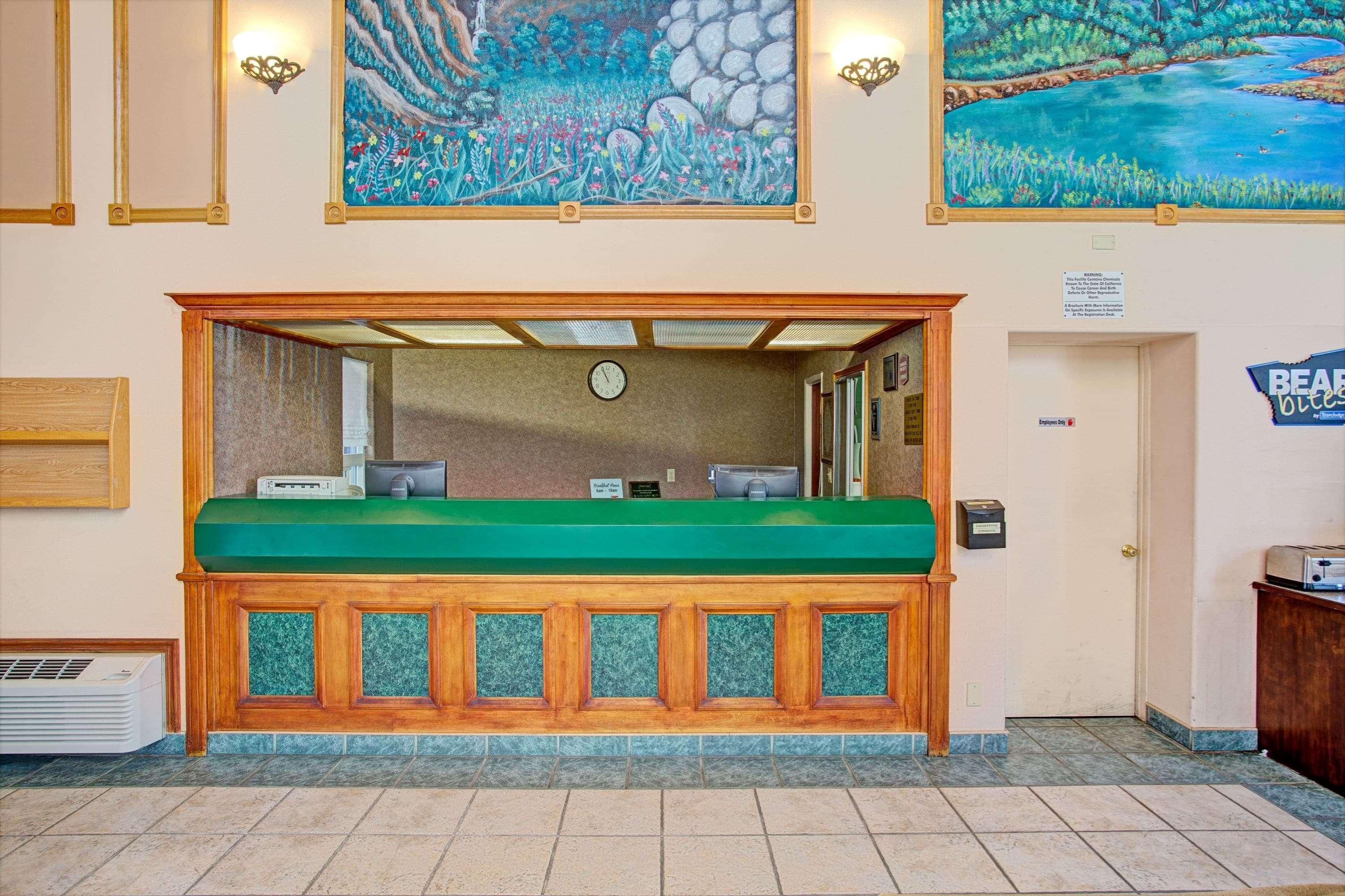 Travelodge By Wyndham בישופ מראה חיצוני תמונה
