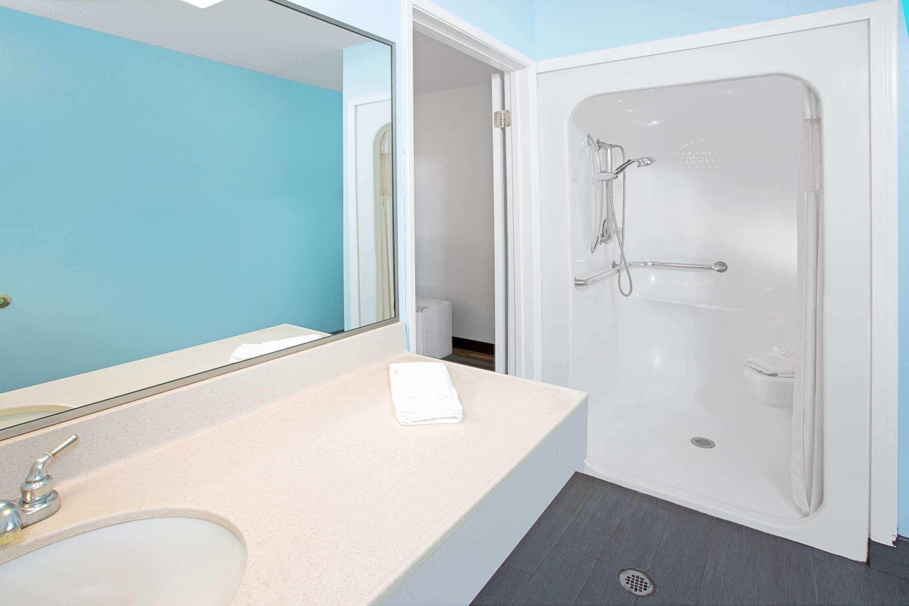 Travelodge By Wyndham בישופ מראה חיצוני תמונה